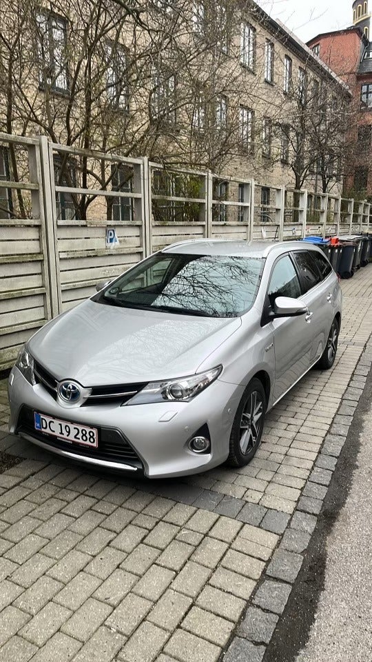 Toyota Auris 1,8 Hybrid H2+ Touring Sports CVT 5d