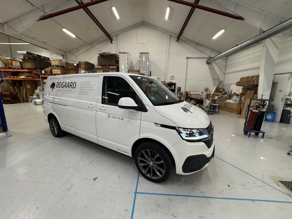 VW Transporter 2,0 TDi 150 Kassevogn DSG lang