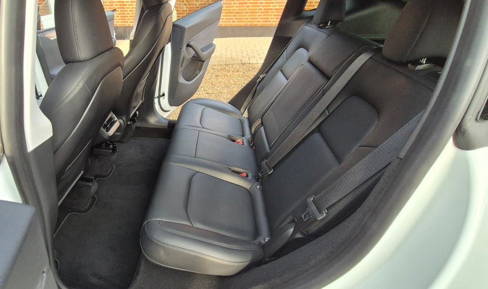 Tesla Model Y Long Range AWD 5d