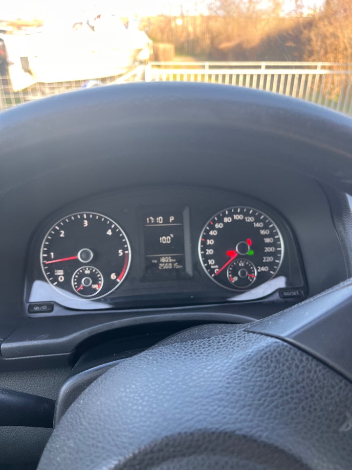 VW Caddy Maxi 1,6 TDi 102 DSG BMT Van 4d