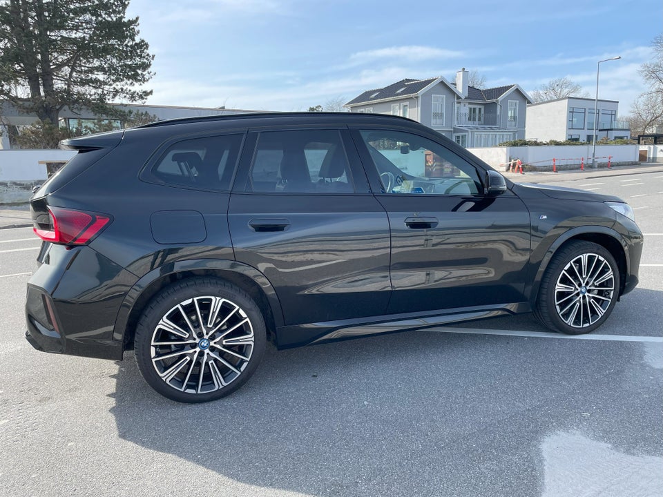 BMW iX1 xDrive30 Fully Charged M-Sport 5d