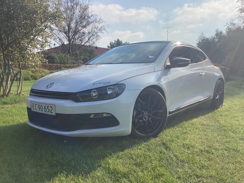 VW Scirocco 2,0 TDi 140 Sport DSG 3d