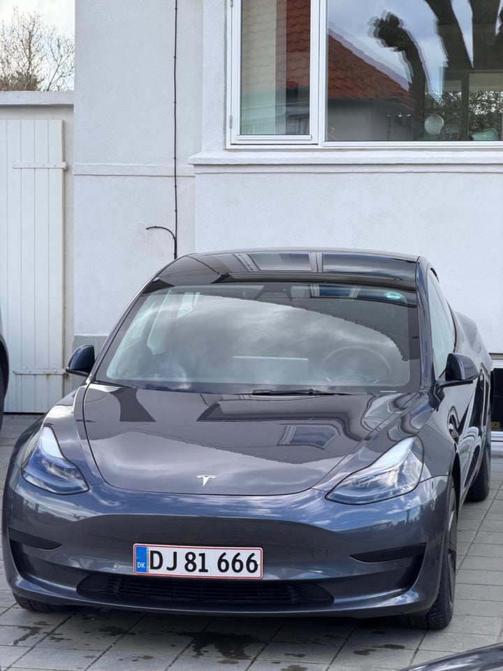 Tesla Model 3 Standard Range+ RWD 4d