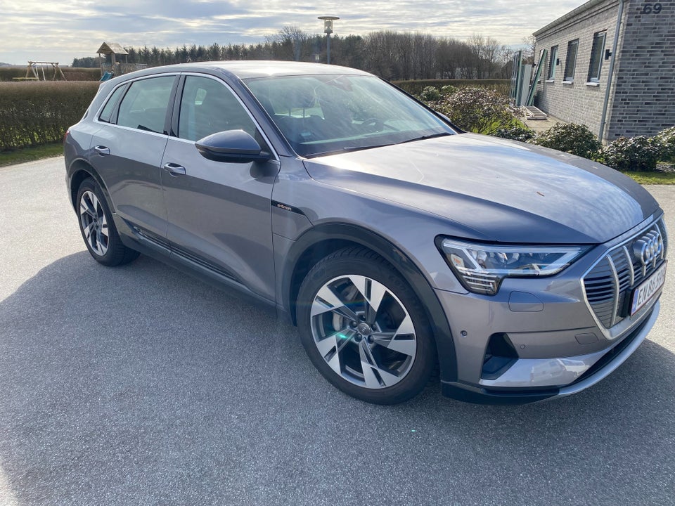 Audi e-tron 55 quattro 5d