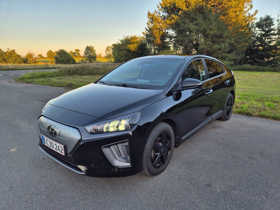Hyundai Ioniq 40 EV Premium 5d