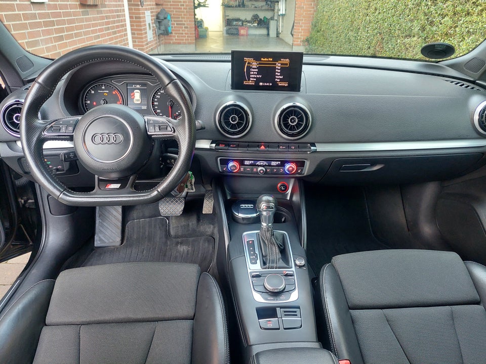 Audi A3 2,0 TDi 150 S-line Sportback S-tr. 5d