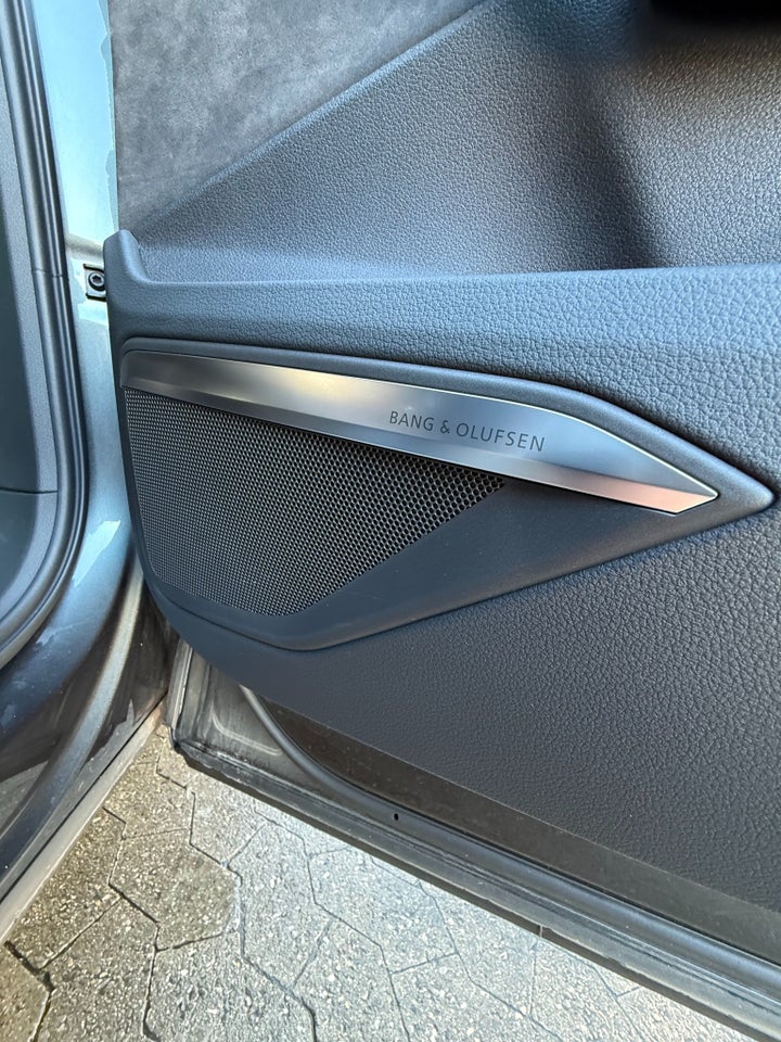 Audi e-tron 55 S-line Prestige quattro 5d