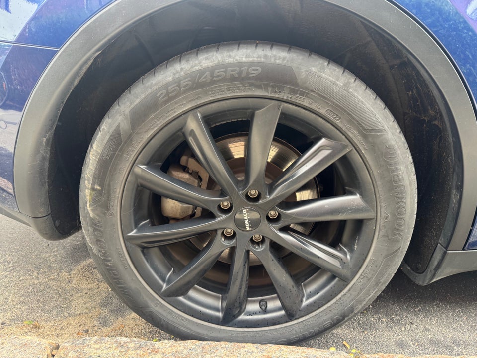 Tesla Model Y Long Range AWD 5d