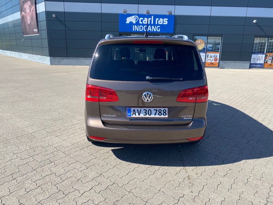 VW Touran 2,0 TDi 140 Highline DSG BMT 7prs 5d