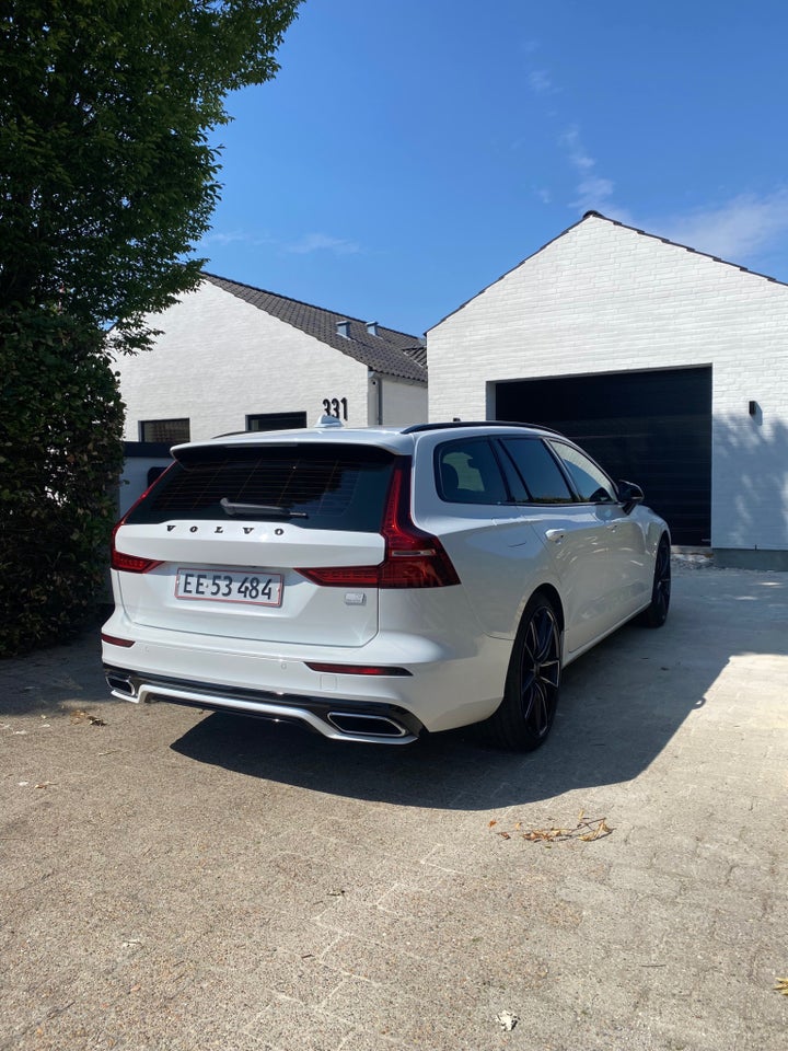 Volvo V60 2,0 T8 ReCharge R-Design aut. AWD 5d