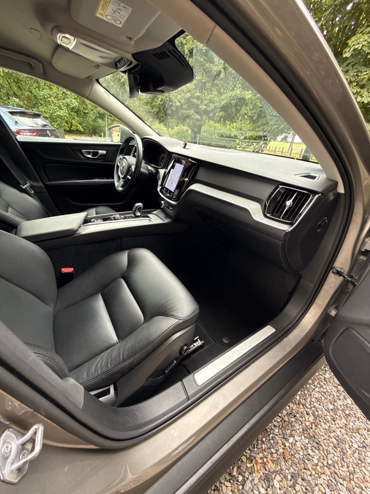 Volvo V60 CC 2,0 B4 197 aut. AWD 5d