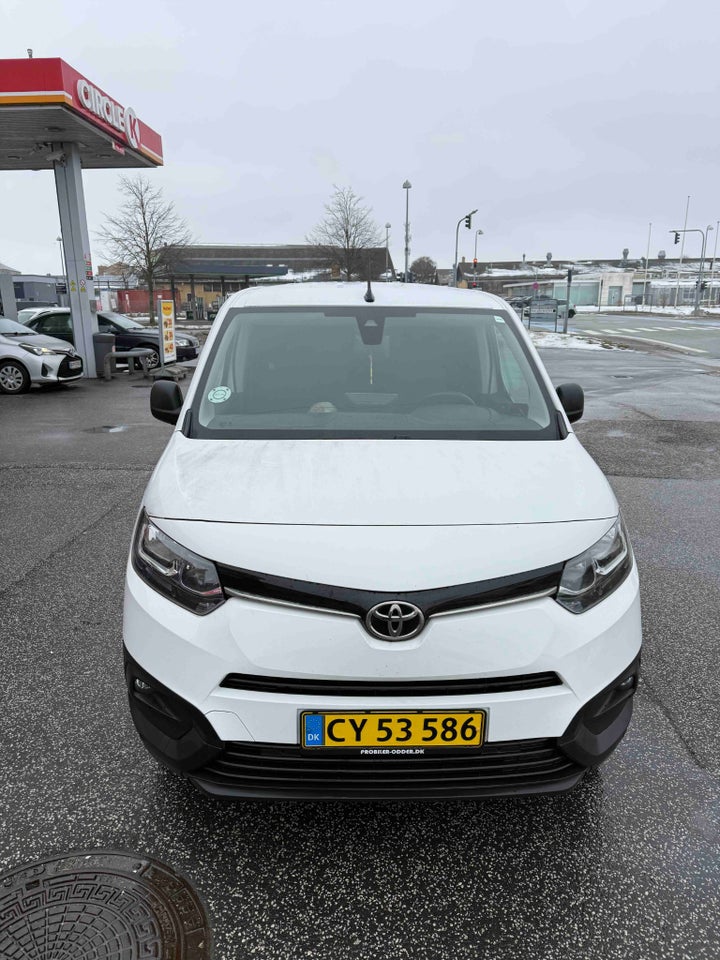 Toyota ProAce City 1,5 D 102 Medium Comfort 4d