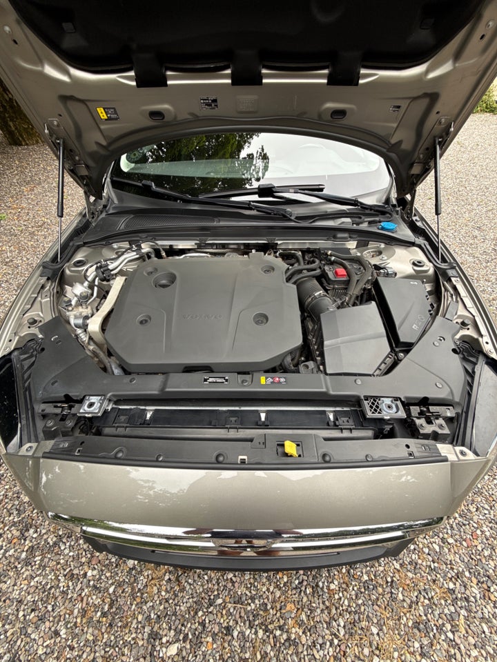 Volvo V60 CC 2,0 B4 197 aut. AWD 5d