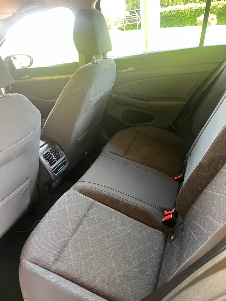 VW Golf VIII 1,5 eTSi 130 Life Variant DSG 5d