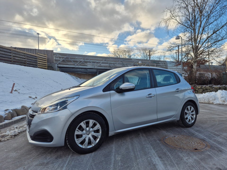 Peugeot 208 1,6 BlueHDi 100 Allure 5d
