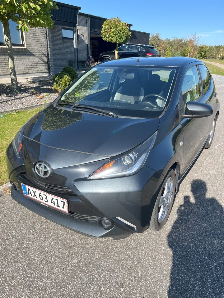 Toyota Aygo 1,0 VVT-i x-play 5d