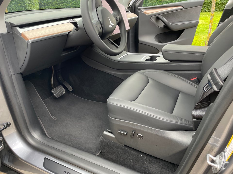 Tesla Model Y Long Range AWD 5d