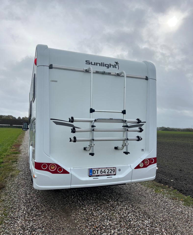 Sunlight T67 2,3 FTN2FE 4d