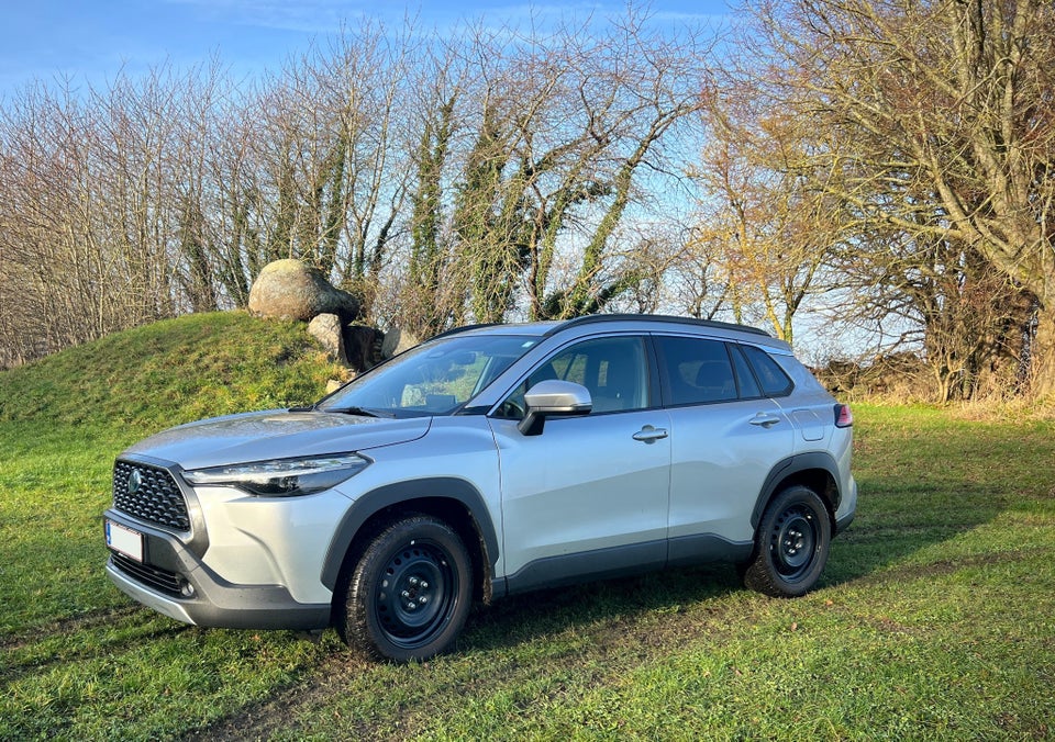 Toyota Corolla Cross 2,0 Hybrid Style CVT 5d