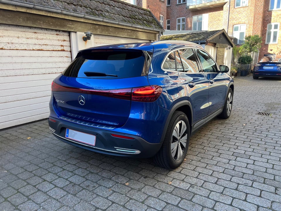 Mercedes EQA250 Progressive 5d