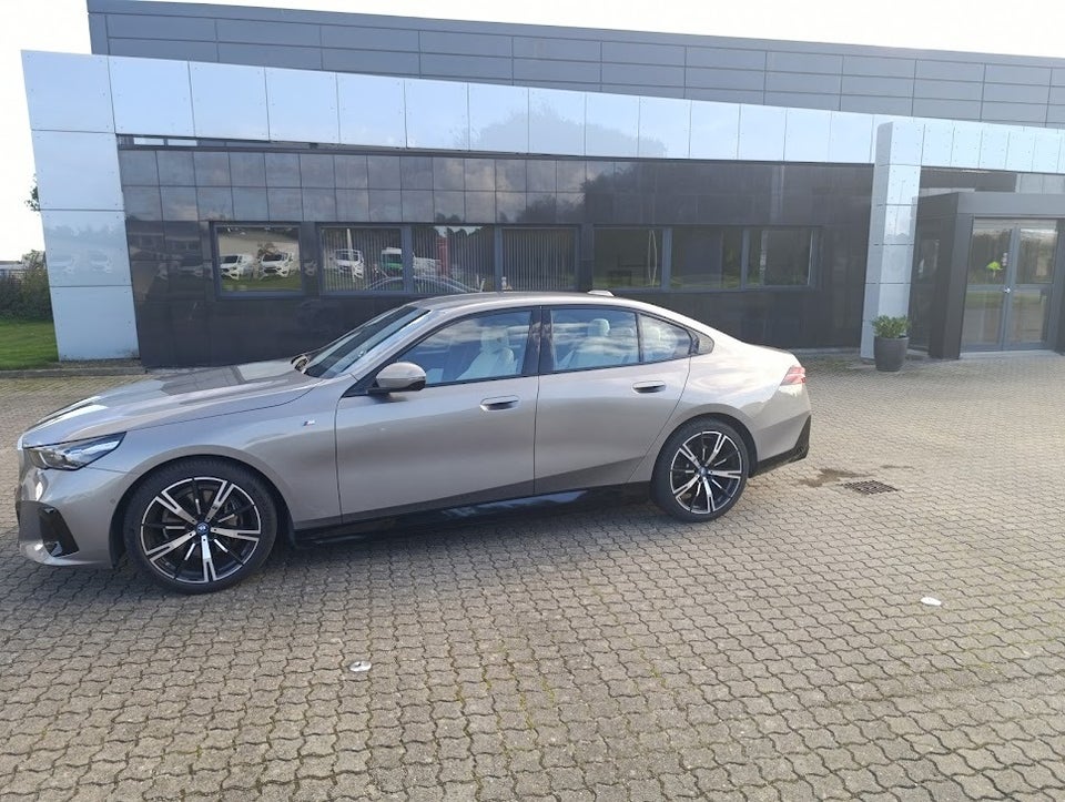 BMW i5 eDrive40 M-Sport Pro 4d