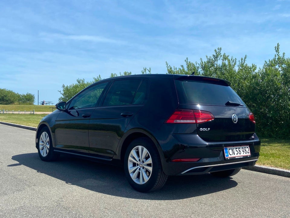 VW Golf VII 2,0 TDi 150 Comfortline Connect DSG 5d