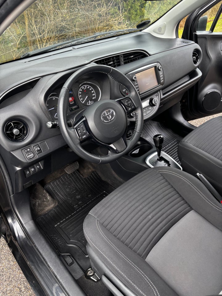 Toyota Yaris 1,5 Hybrid H1 e-CVT 5d