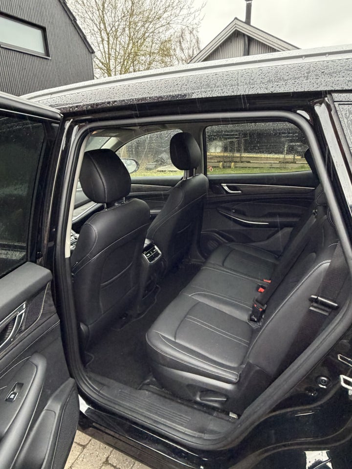 Navor E5 1,5 PHEV Rock 5d