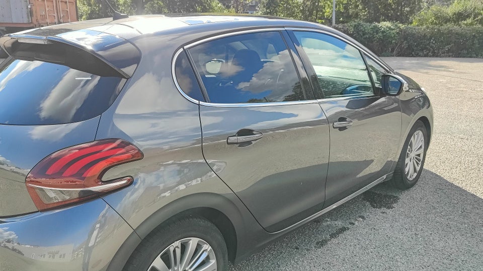 Peugeot 208 1,6 BlueHDi 100 Allure 5d