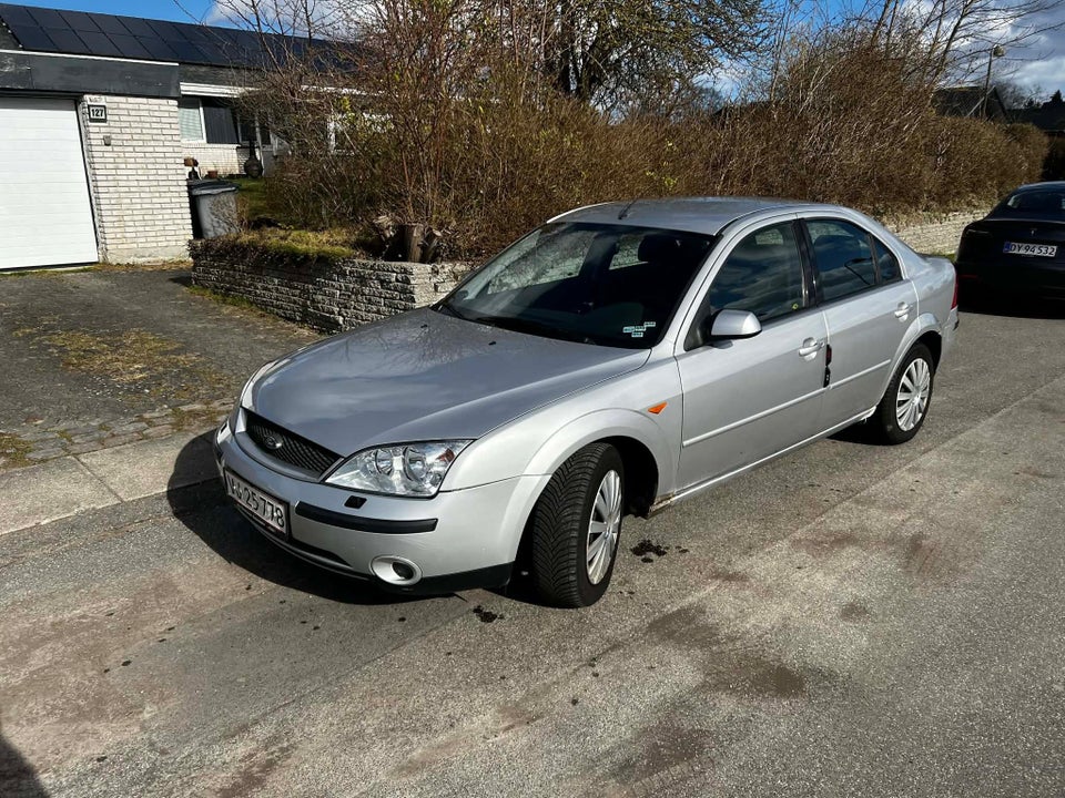 Ford Mondeo 2,0 Ghia aut. 5d