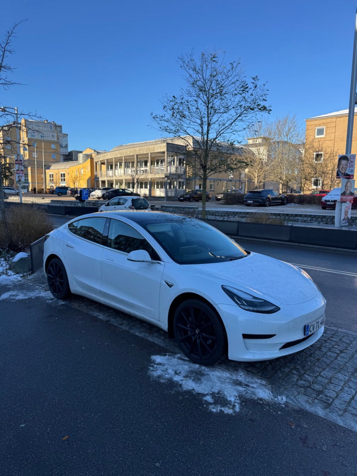 Tesla Model 3 Standard Range+ RWD 4d