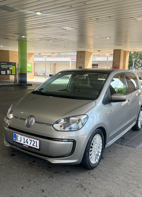 VW e-Up!  High Up! 5d