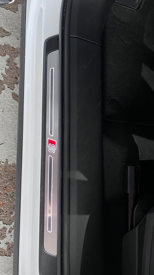 Audi e-tron 55 S-line Prestige quattro 5d