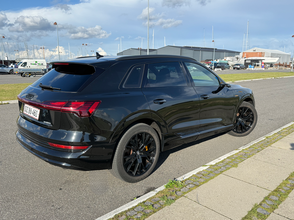 Audi e-tron 55 S-line quattro 5d