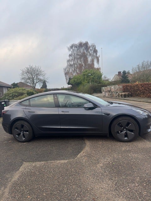 Tesla Model 3 Long Range RWD 4d