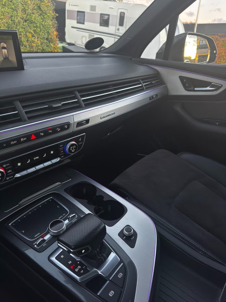 Audi Q7 3,0 TDi 272 S-line quattro Tiptr. 7prs 5d