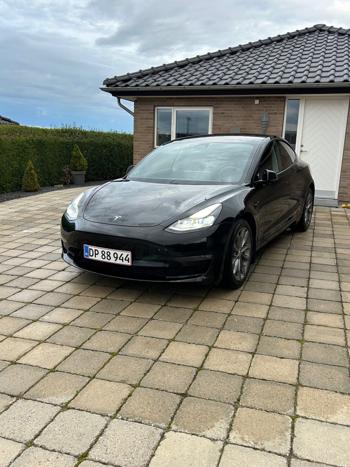 Tesla Model 3 Long Range AWD 4d