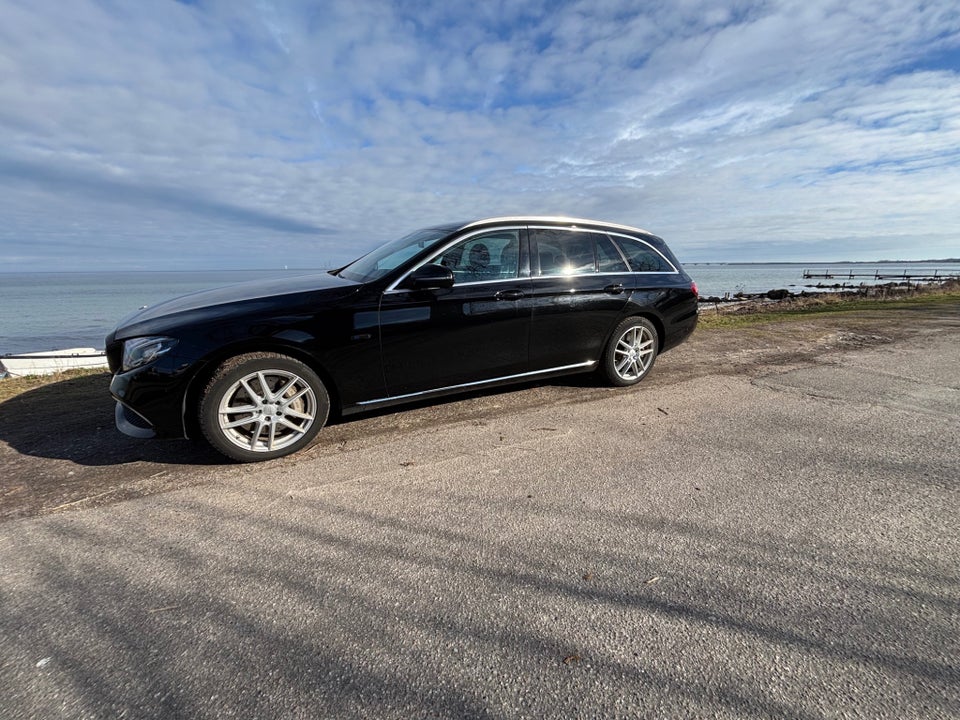 Mercedes E300 de 2,0 Avantgarde stc. aut. 5d