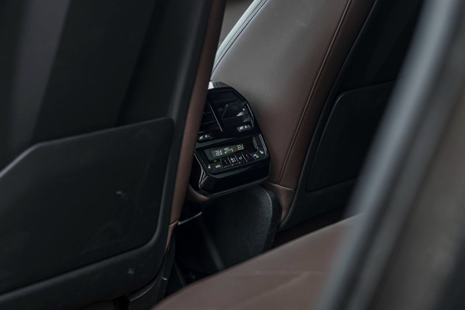 BMW iX xDrive40 Fully Charged Sport 5d