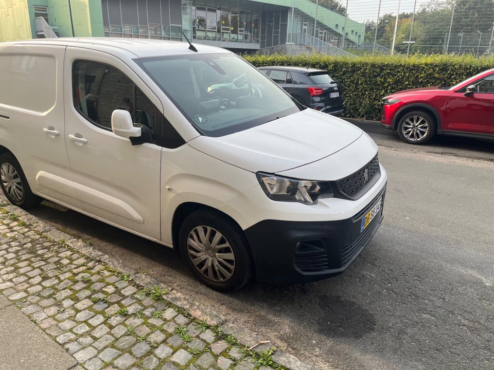 Peugeot Partner 1,5 BlueHDi 100 L1V1 Ultimate Van