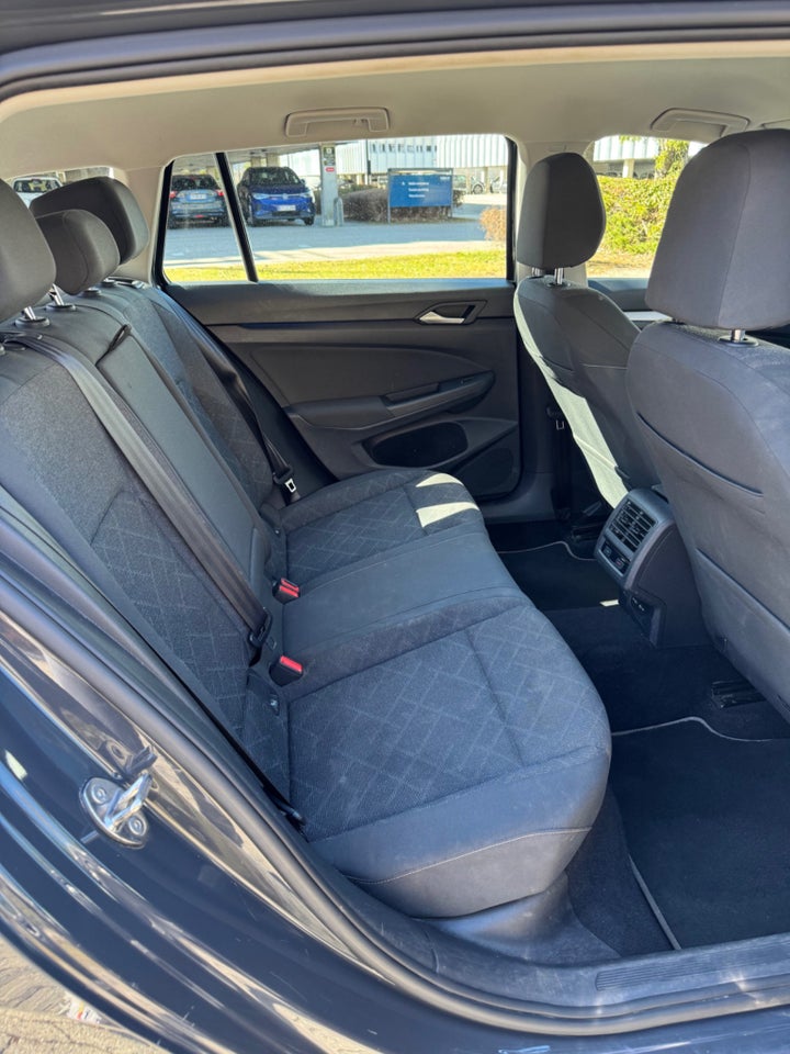 VW Golf VIII 1,5 TSi 130 Life Variant 5d