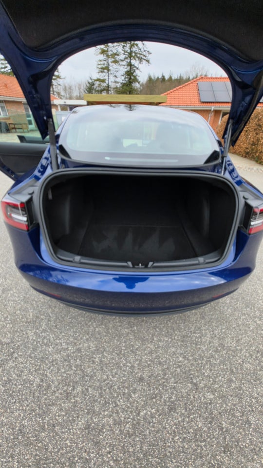Tesla Model 3 Long Range AWD 4d