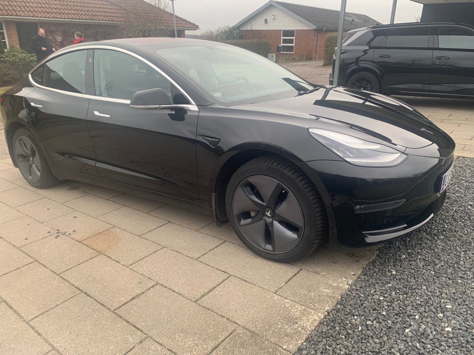 Tesla Model 3 Long Range RWD 4d