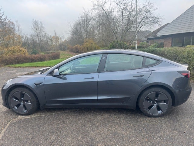 Tesla Model 3 Long Range RWD 4d