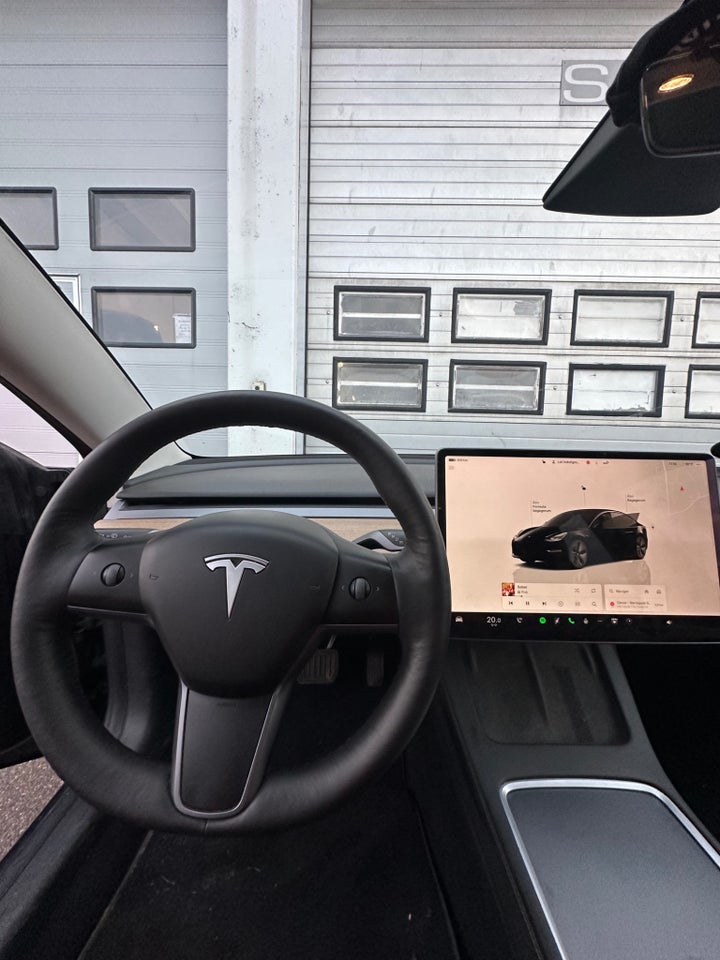 Tesla Model 3 RWD 4d