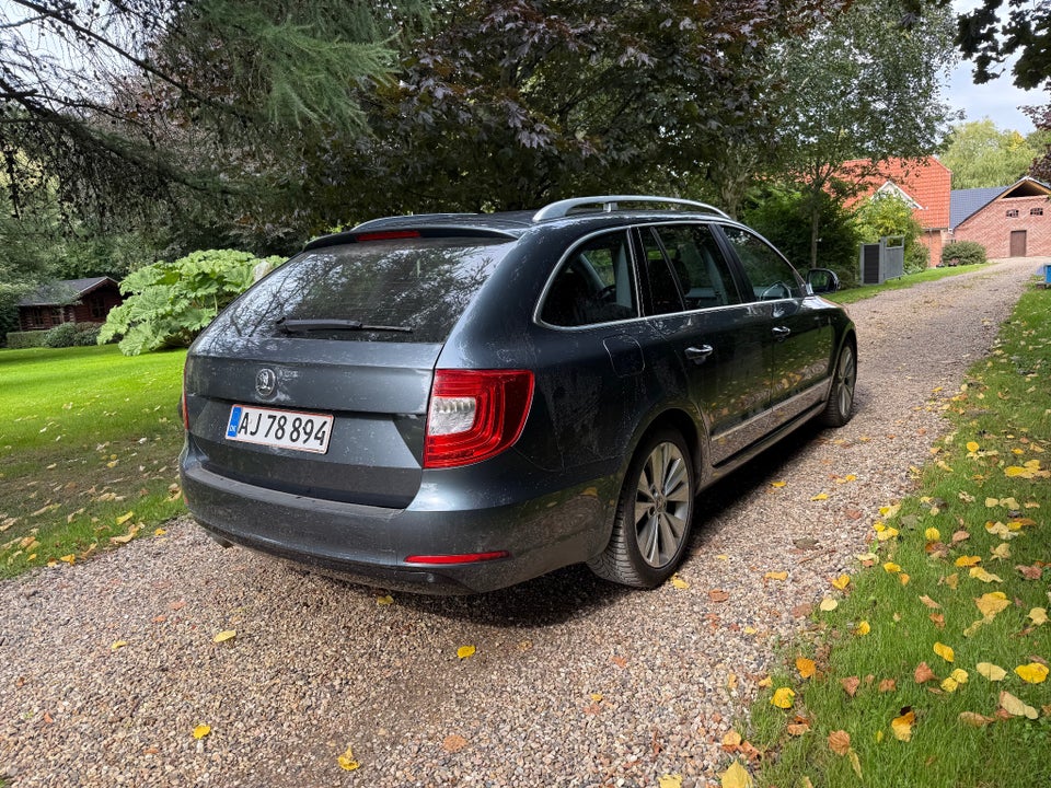 Skoda Superb 2,0 TDi 140 Ambition DSG 5d