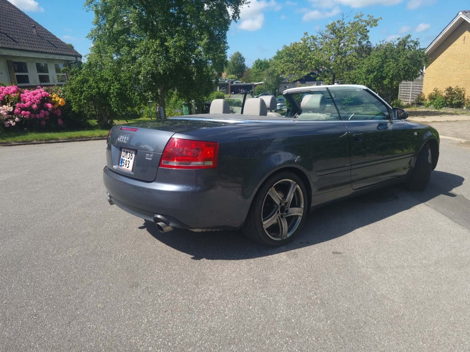 Audi A4 3,2 FSi quattro Cabriolet 2d
