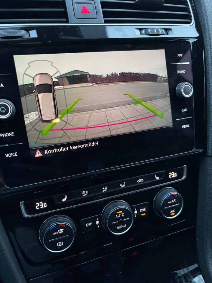 VW Golf VII 1,6 TDi 115 IQ.Drive Variant DSG 5d