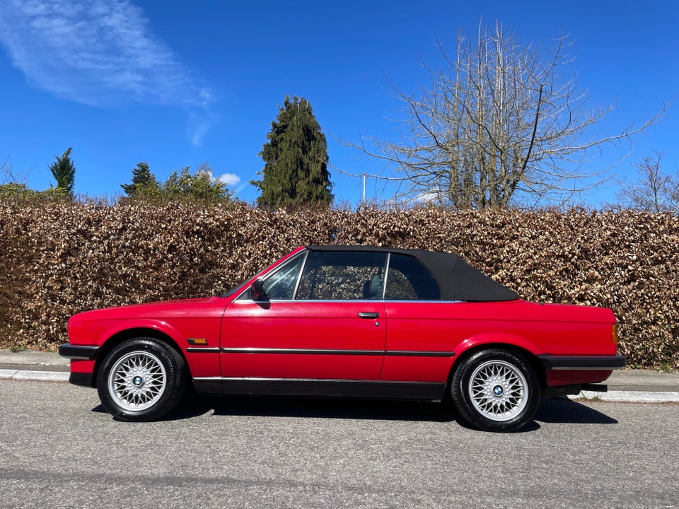 BMW 320i 2,0 Cabriolet 2d