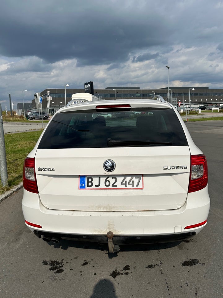 Skoda Superb 2,0 TDi 170 Elegance Combi DSG 5d